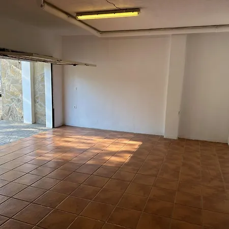 Spacious Family Aljamar 8a